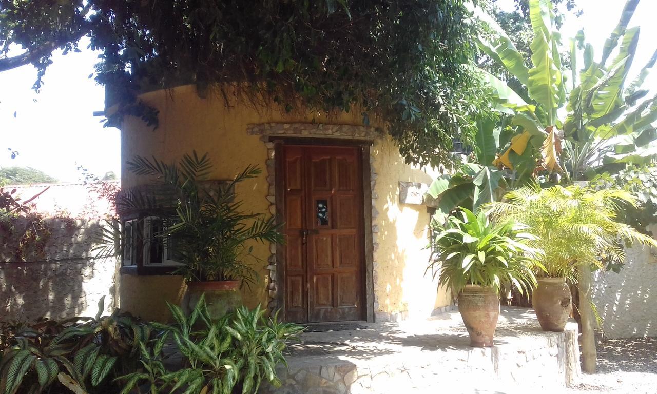 Kokrobite Garden Luaran gambar
