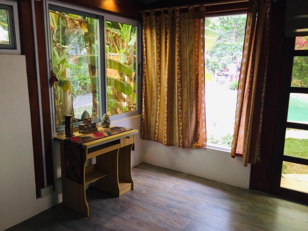 Kokrobite Garden Luaran gambar