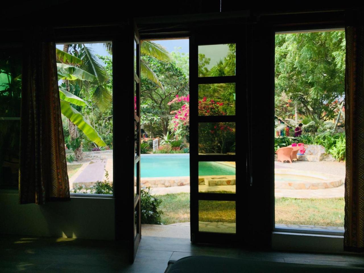 Kokrobite Garden Luaran gambar